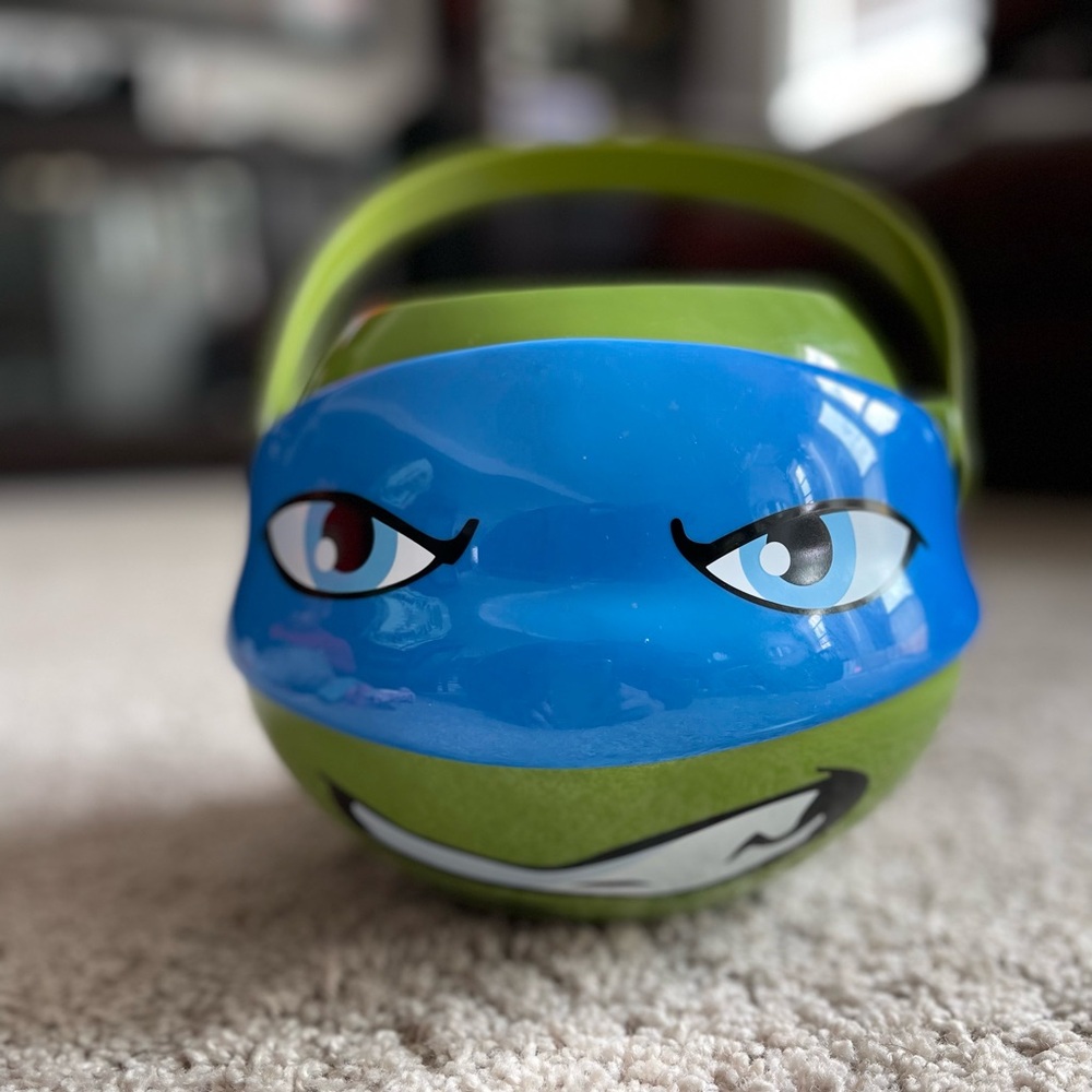 Teenage Mutant Ninja Turtles Blue and Green Bucket